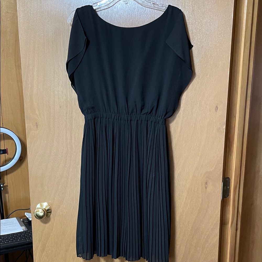 Pinkyotto Black Pleated Midi Dress